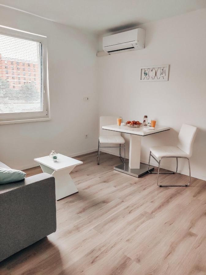 Studio Apartment Sanya #2 Ljubljana Exteriör bild